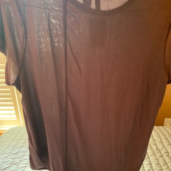 H&M asymmetrical t-shirt. - Picture 5 of 5